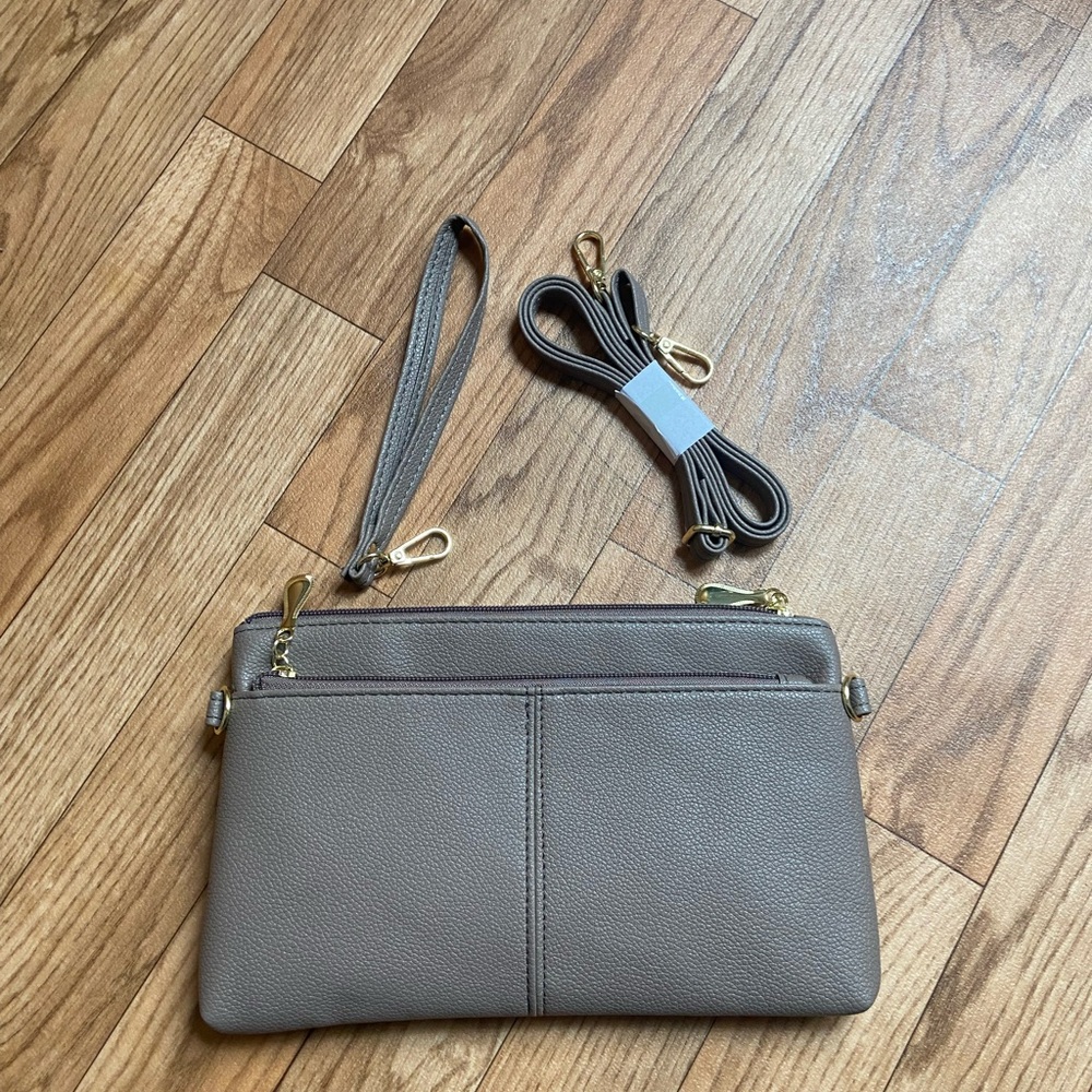 Purse with wristlet and Crossbody attachments